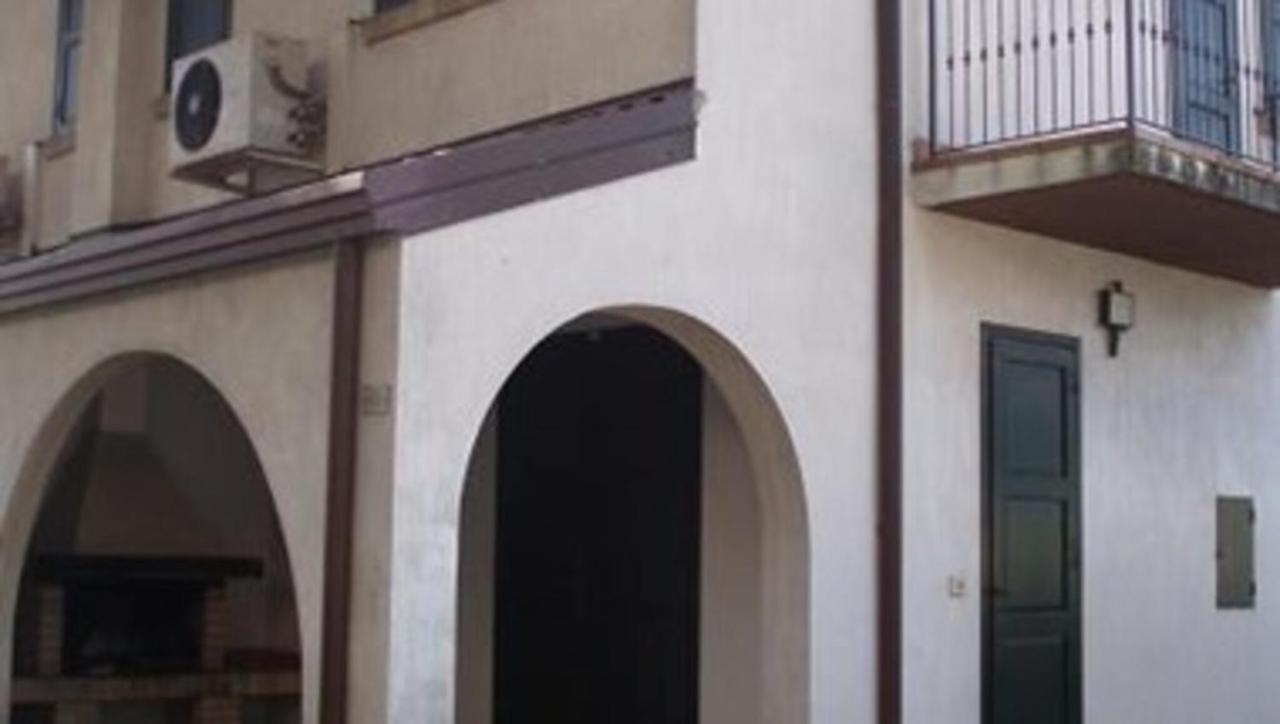Amazing Villa With Private Garden In Bibione Exterior foto